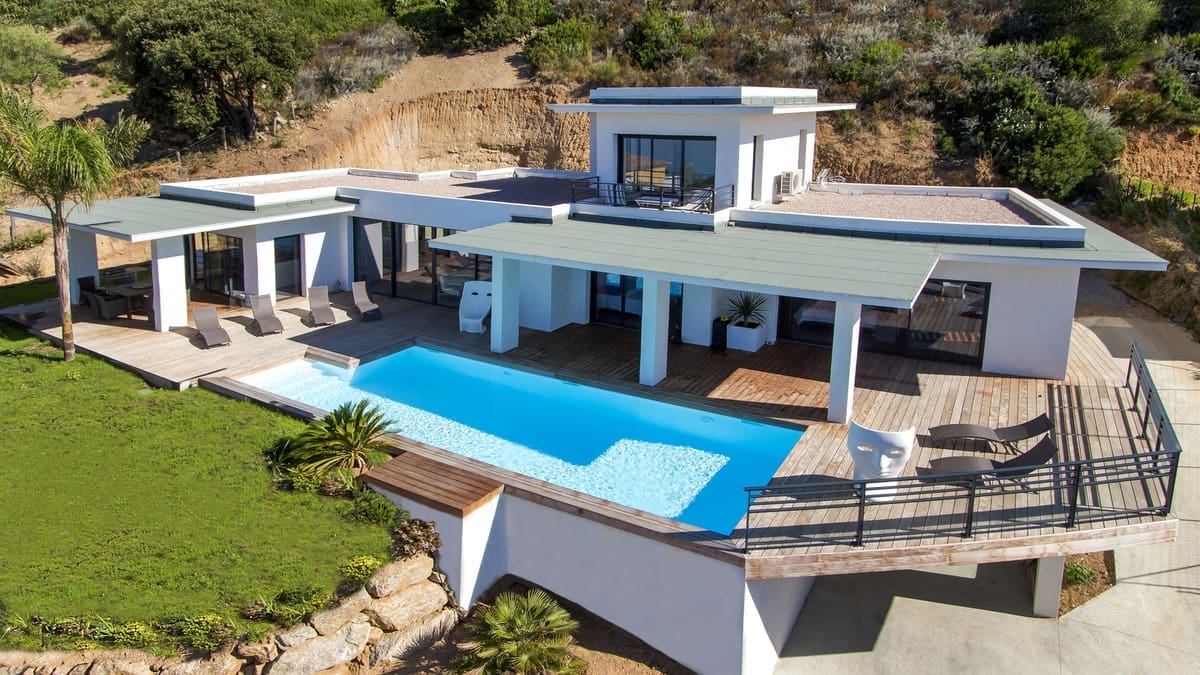 découvrez notre charmante maison familiale en corse, un havre de paix idéal pour des vacances inoubliables. profitez de la beauté des paysages corses, des plages ensoleillées et d'une ambiance conviviale pour des moments de partage en famille.