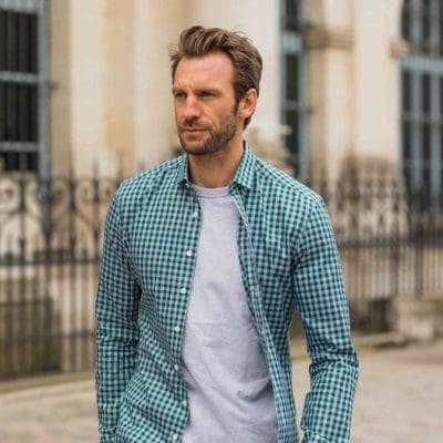 découvrez notre sélection de chemises sans repassage, alliant confort et élégance. parfaites pour les professionnels au style décontracté, ces chemises sèchent rapidement et restent impeccables toute la journée. adoptez la mode sans contrainte!